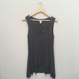 Tank top with metallic bead in detail